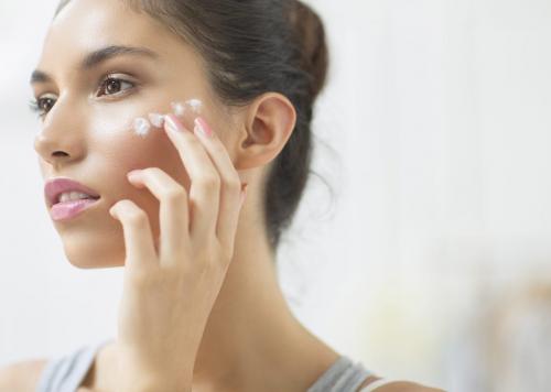 Retinol para nuestra piel: beneficios y formas de usarlo